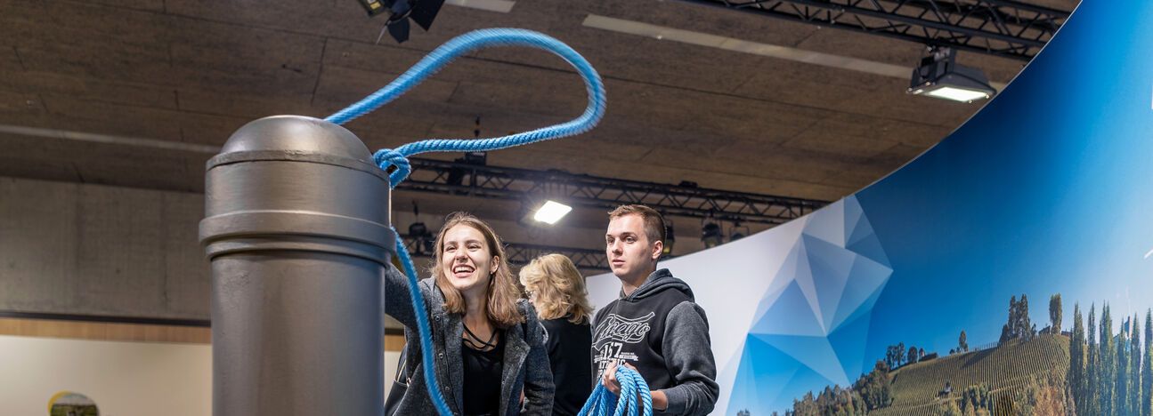 Headerbild Jahresbericht 2021